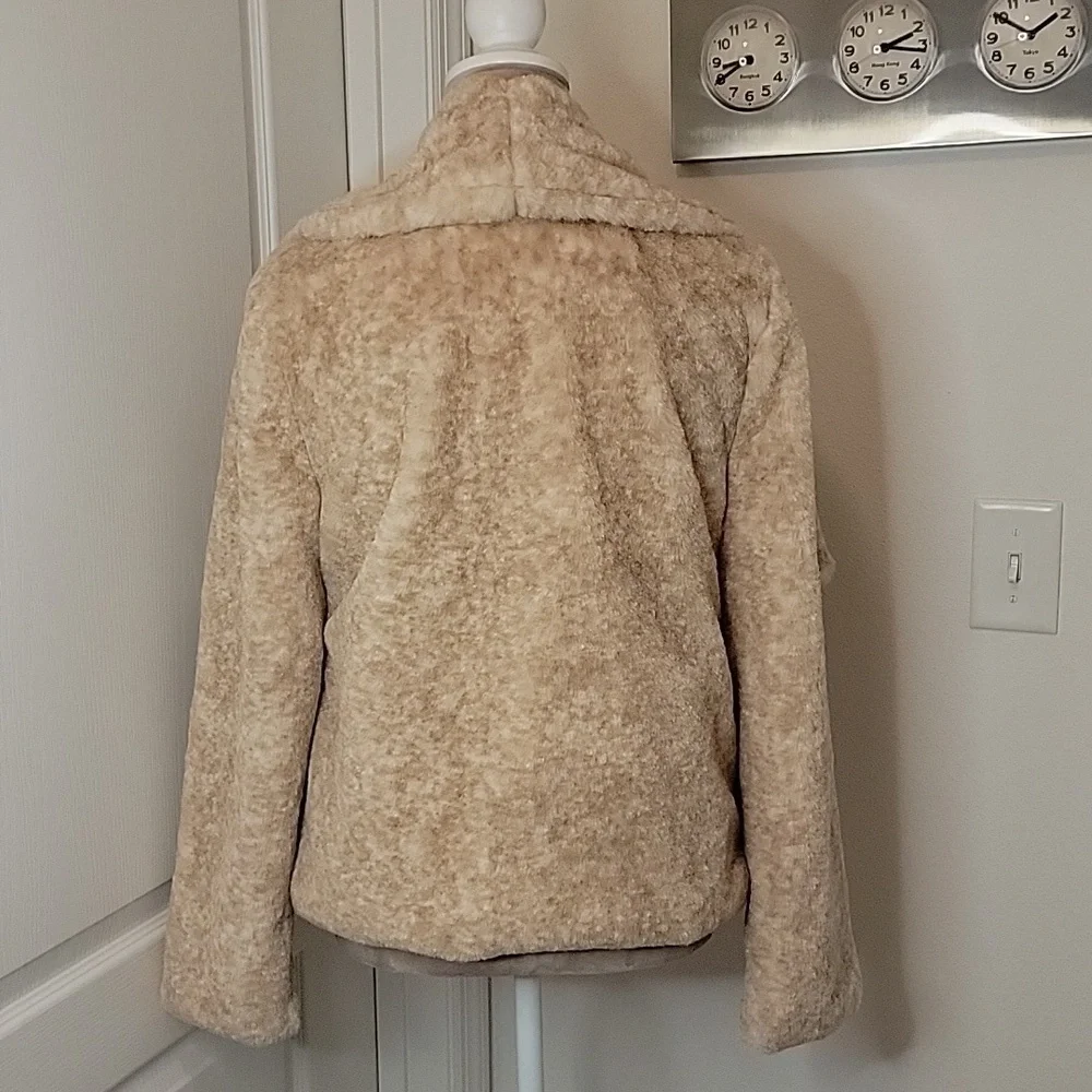 Jack by BB Dakota. Size M. Faux Fur Cropped Jacket. NEW with Tag! - Picture 3 of 11